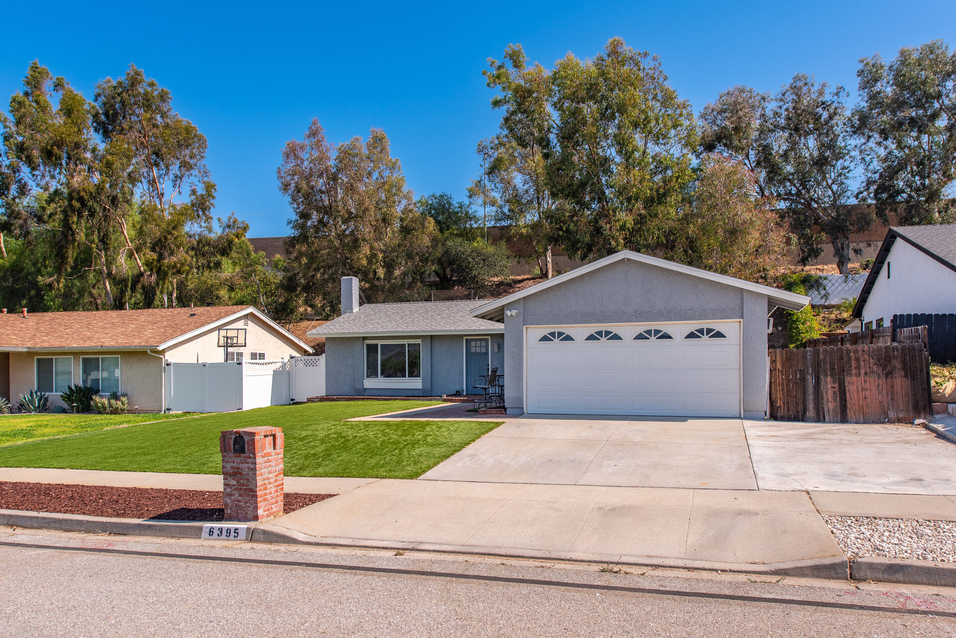 6395 Keystone Street · Front Yard - Astroturf