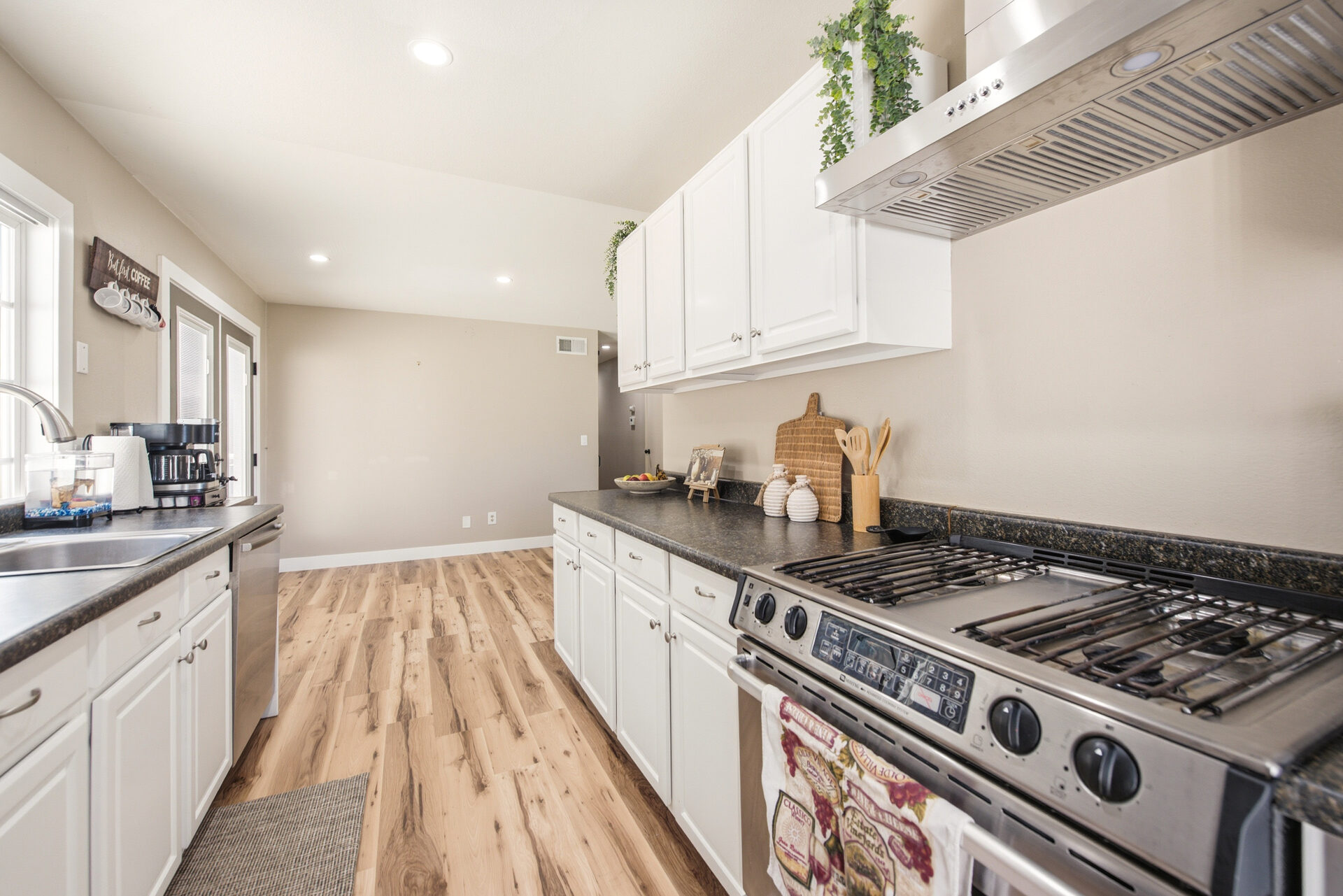 6395 Keystone Street · Stainless Appliances